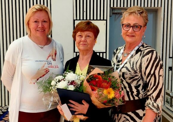 Sari Tuunainen, Raili Tilli ja Katriina Lahti
