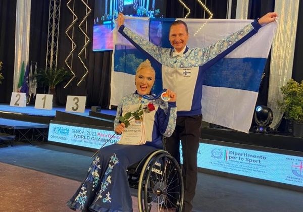MM-hopeamitalistit Tuuli Harju ja Timo Pyykk&ouml;nen, kuva: Tea Kantola